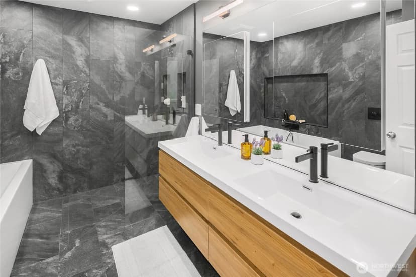 Property photo for 1717 16th Avenue #24, Seattle photo 19