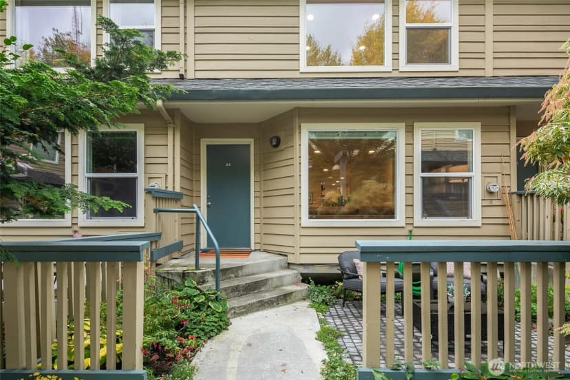 Property photo for 1717 16th Avenue #24, Seattle photo 2