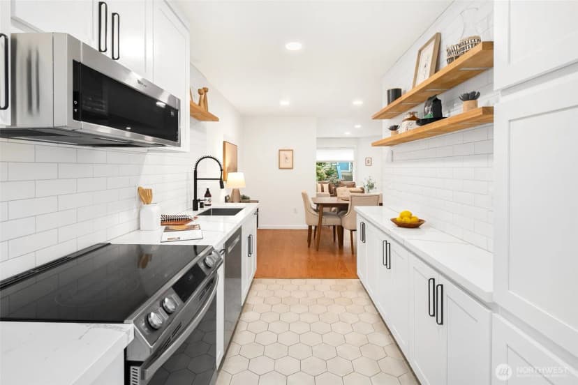 Property photo for 1717 16th Avenue #24, Seattle photo 9
