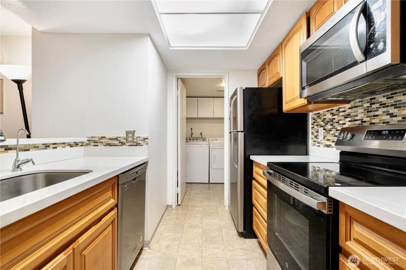 Property photo for 611 Sw 5th Court #a206, Renton photo 4