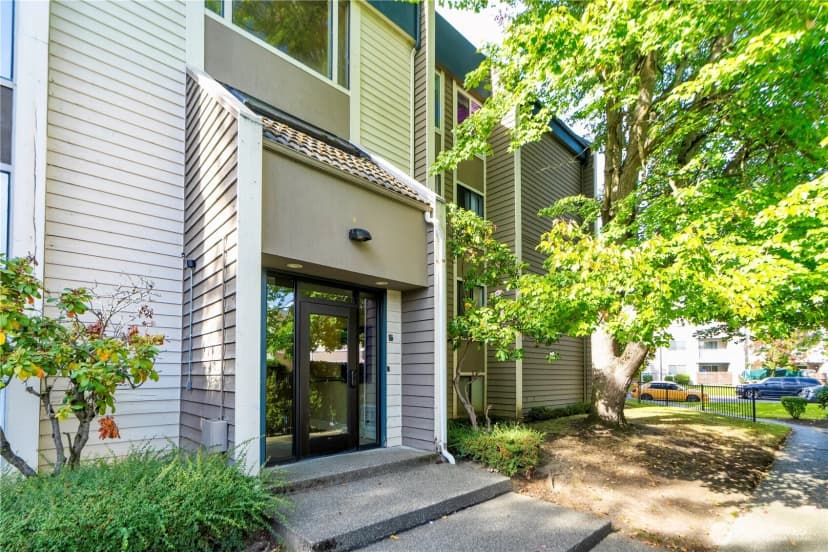 Property photo for 611 Sw 5th Court #a206, Renton photo 2