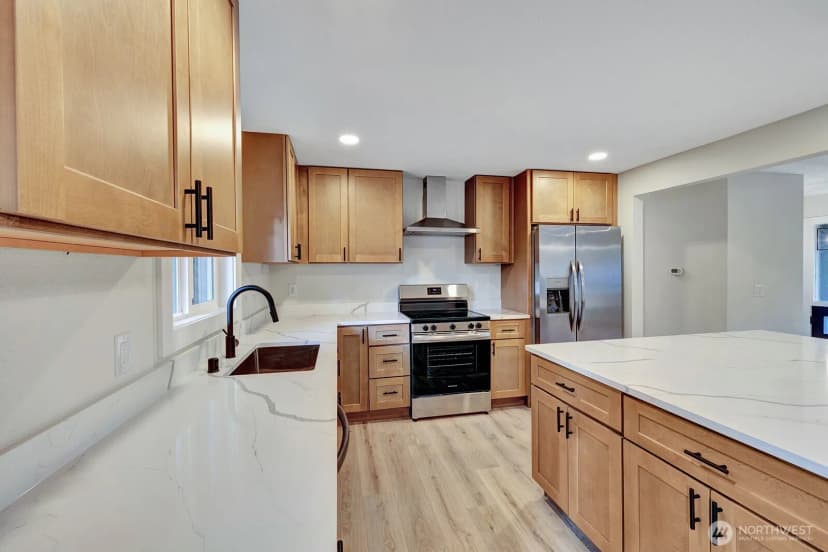 Property photo for 317 S 116th Street, Burien photo 6