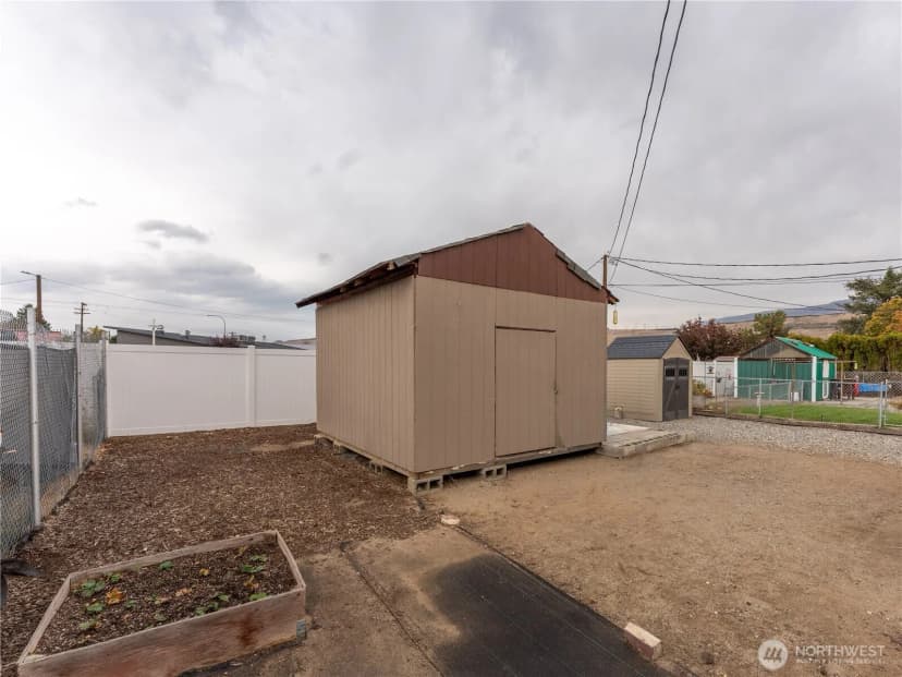 Property photo for 5 Delaware Avenue, Rock Island photo 28