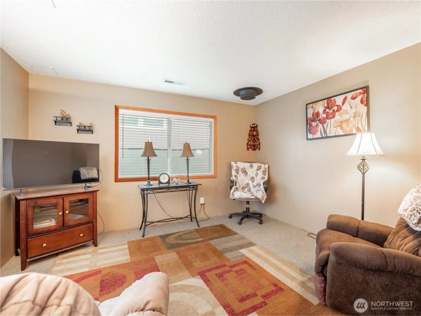 Property photo for 5 Delaware Avenue, Rock Island photo 6