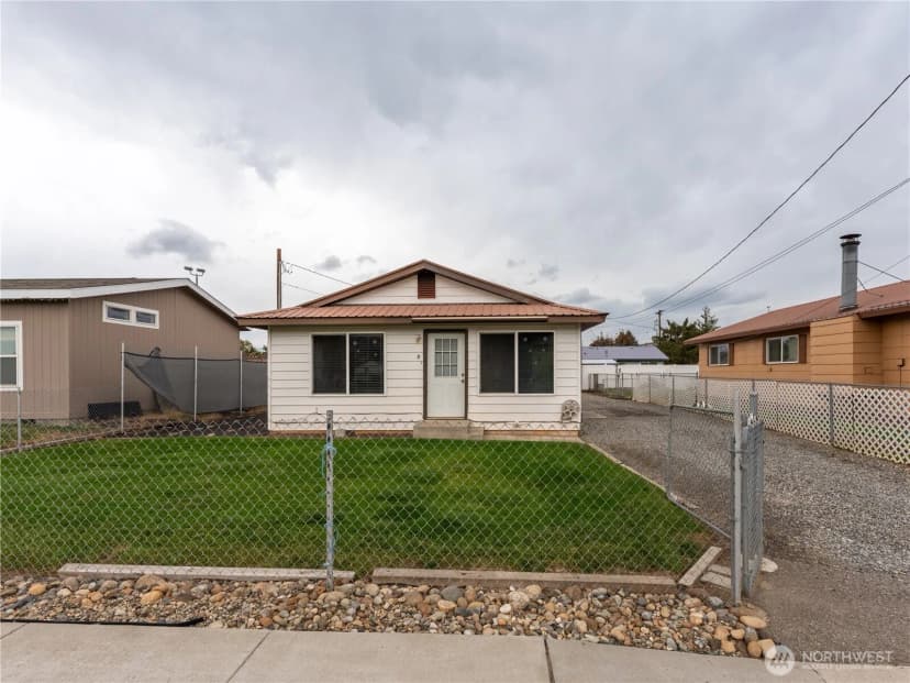 Property photo for 5 Delaware Avenue, Rock Island