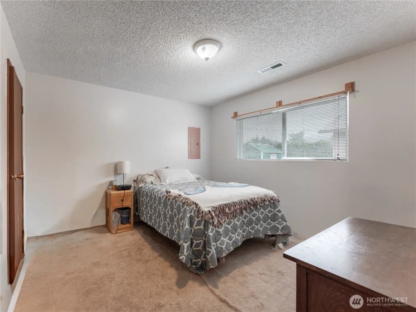Property photo for 5 Delaware Avenue, Rock Island photo 16