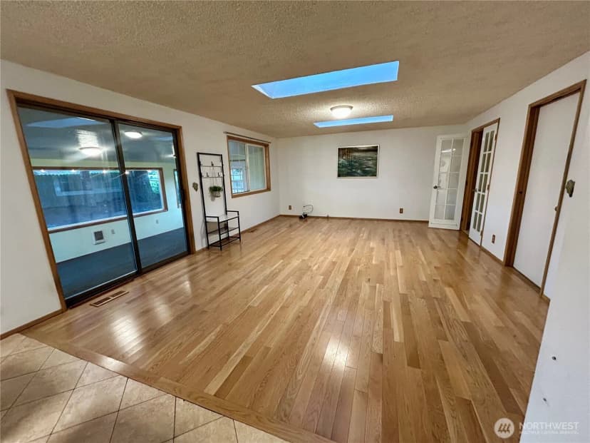 Property photo for 708 Quinnat Drive, Burlington photo 15