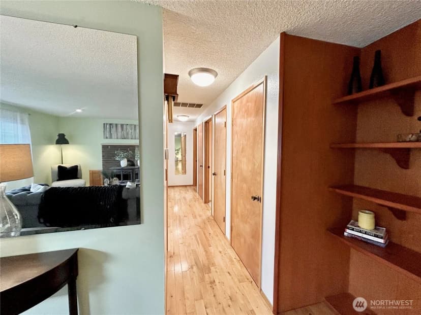 Property photo for 708 Quinnat Drive, Burlington photo 18