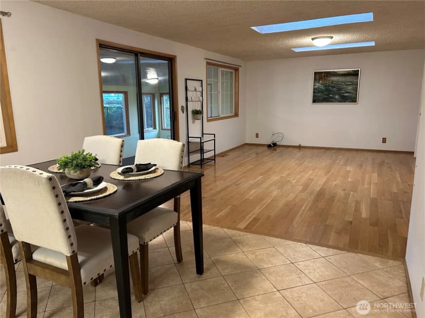 Property photo for 708 Quinnat Drive, Burlington photo 12