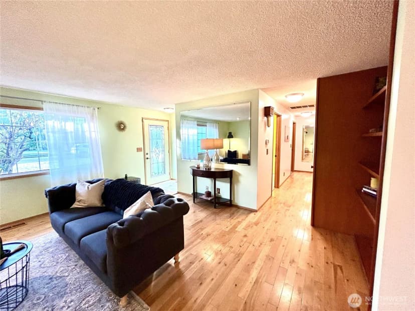 Property photo for 708 Quinnat Drive, Burlington photo 6