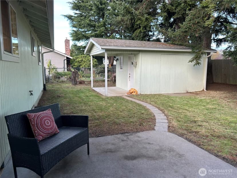Property photo for 708 Quinnat Drive, Burlington photo 31