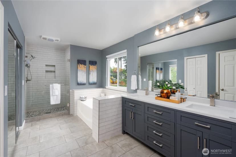Property photo for 9702 S 230th Place, Kent photo 17