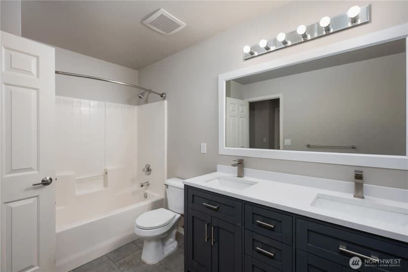Property photo for 9702 S 230th Place, Kent photo 25
