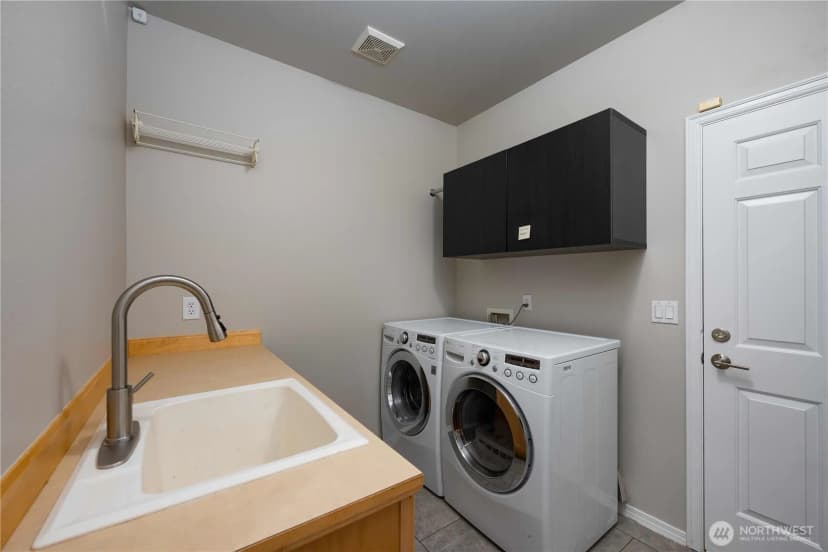 Property photo for 9702 S 230th Place, Kent photo 28