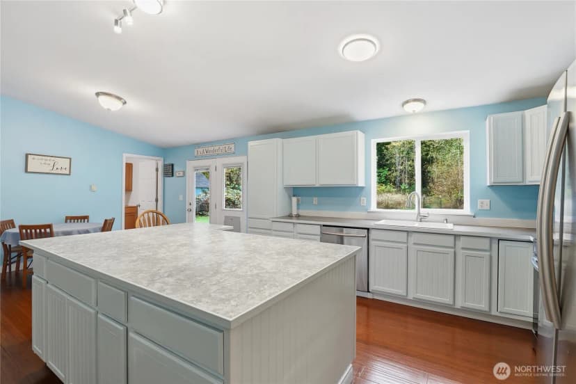 Property photo for 463 Meadowood Drive W, Seabeck photo 9