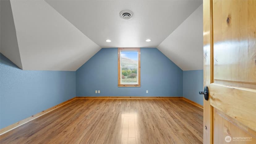Property photo for 109 Cold Spring Lane, Dayton photo 22