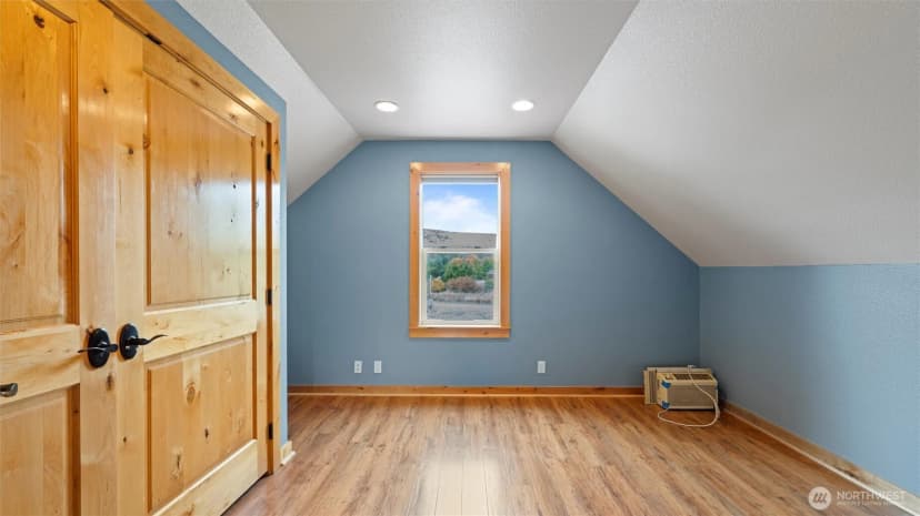 Property photo for 109 Cold Spring Lane, Dayton photo 18
