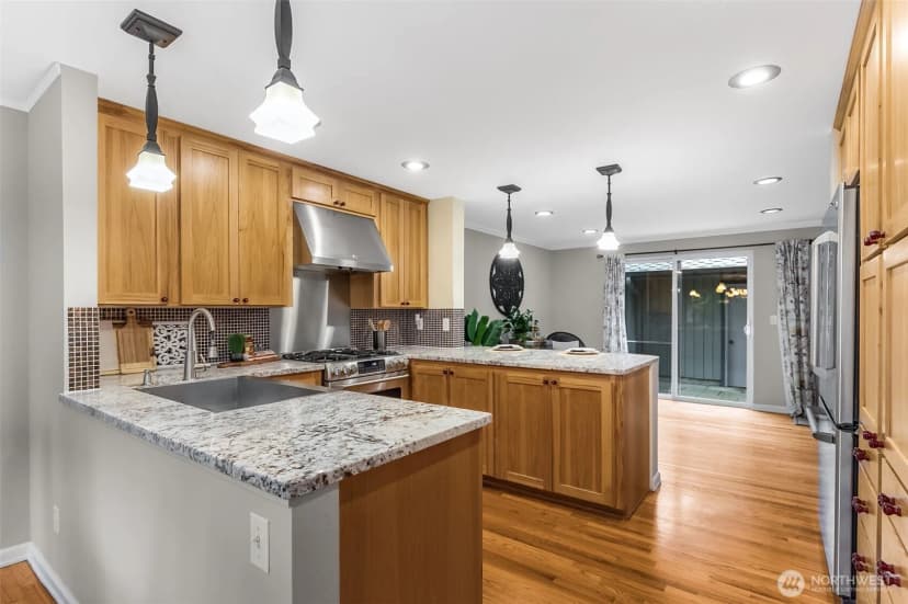 Property photo for 6524 Ne 171st Place, Kenmore photo 13