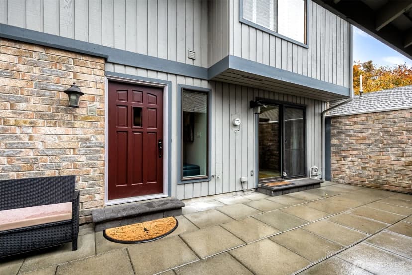 Property photo for 6524 Ne 171st Place, Kenmore photo 3