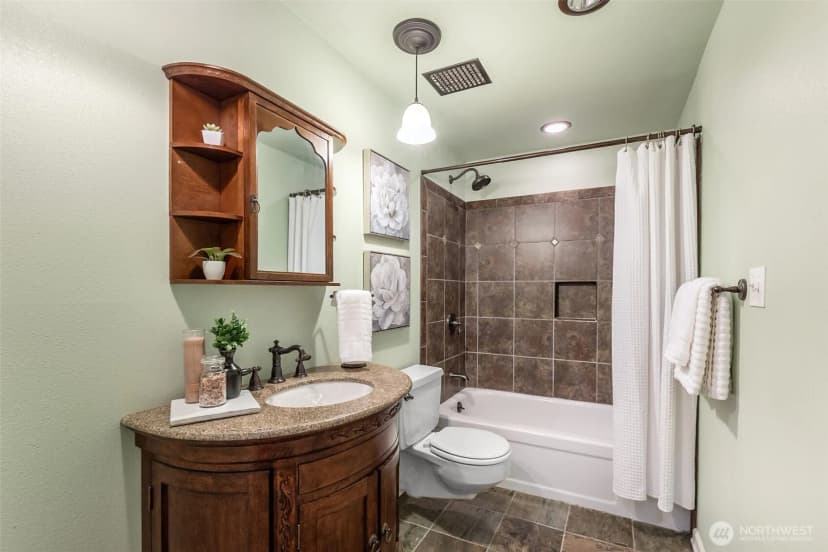 Property photo for 6524 Ne 171st Place, Kenmore photo 26