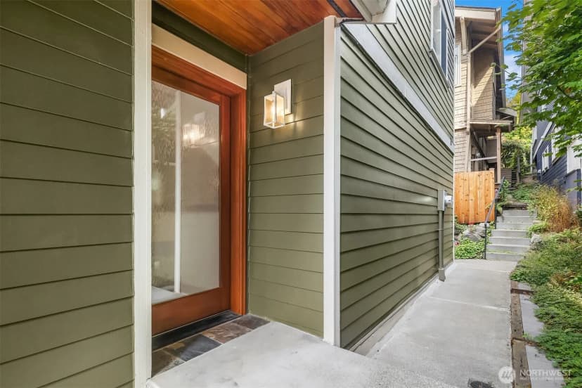 Property photo for 1915 9th Avenue W, Seattle photo 27