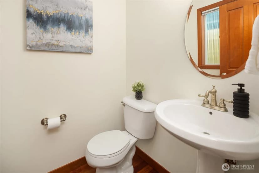 Property photo for 1915 9th Avenue W, Seattle photo 17