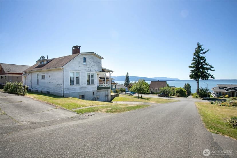 Property photo for 917 13th Street, Bellingham photo 7