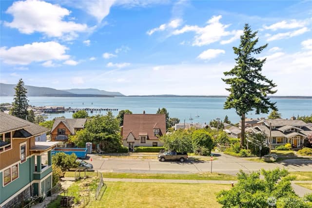 Property photo for 917 13th Street, Bellingham photo 4