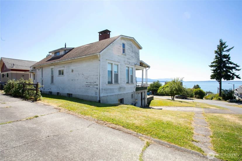 Property photo for 917 13th Street, Bellingham photo 8