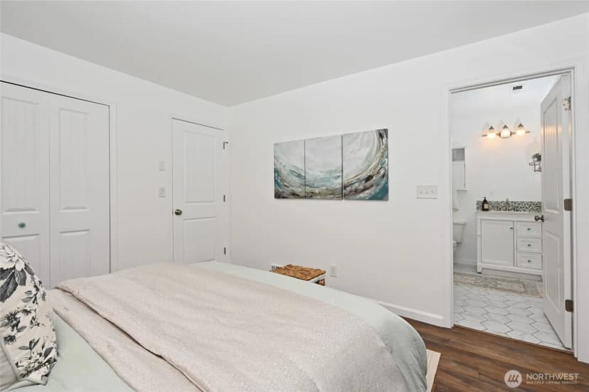 Property photo for 15970 82nd Place Ne, Kenmore photo 11