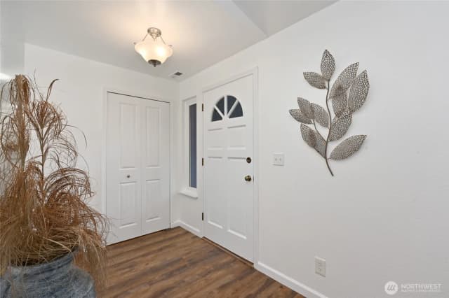 Property photo for 15970 82nd Place Ne, Kenmore photo 5