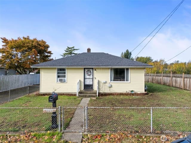 Property photo for 3221 Solie Avenue, Bremerton photo 2