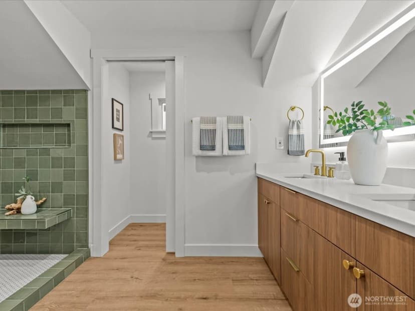 Property photo for 19104 17th Avenue Nw, Shoreline photo 8