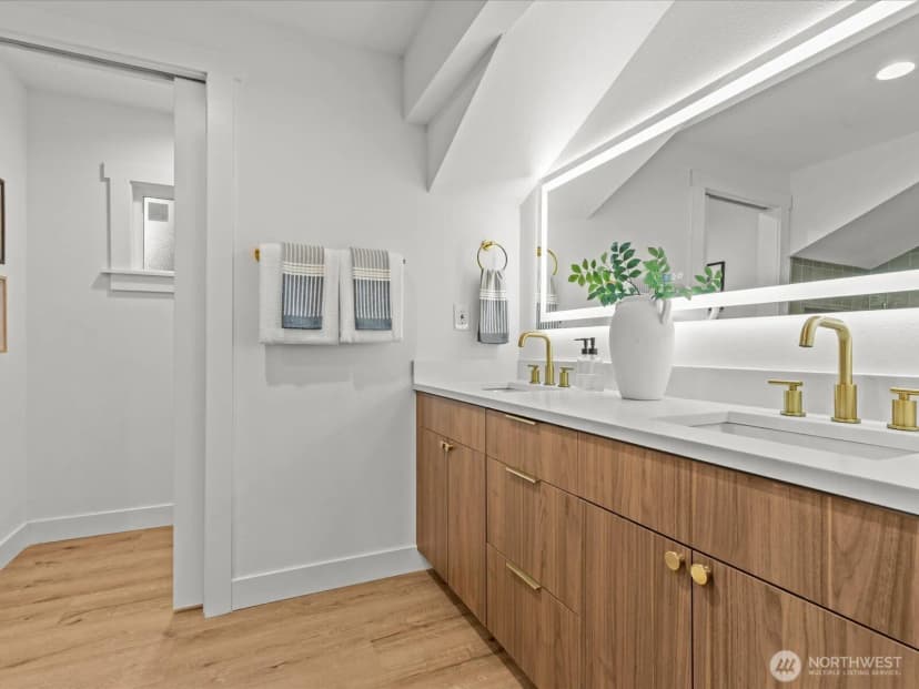 Property photo for 19104 17th Avenue Nw, Shoreline photo 25