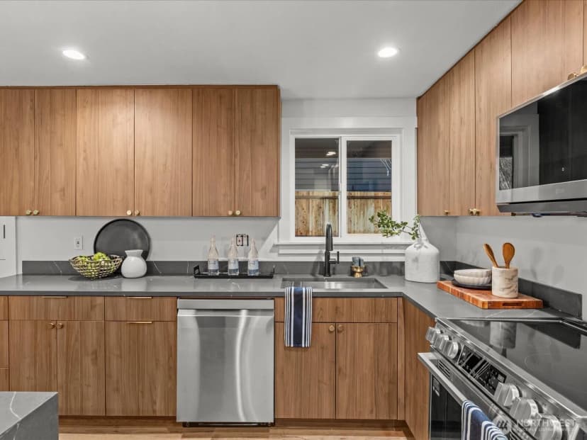Property photo for 19104 17th Avenue Nw, Shoreline photo 17