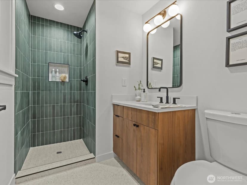 Property photo for 19104 17th Avenue Nw, Shoreline photo 6
