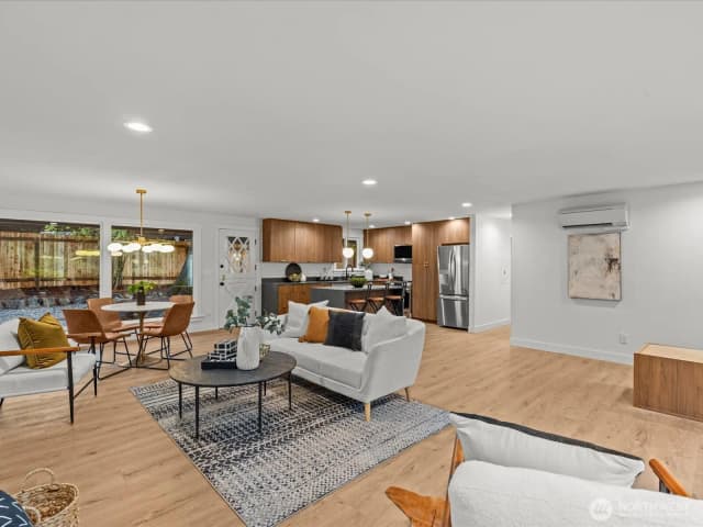 Property photo for 19104 17th Avenue Nw, Shoreline photo 3