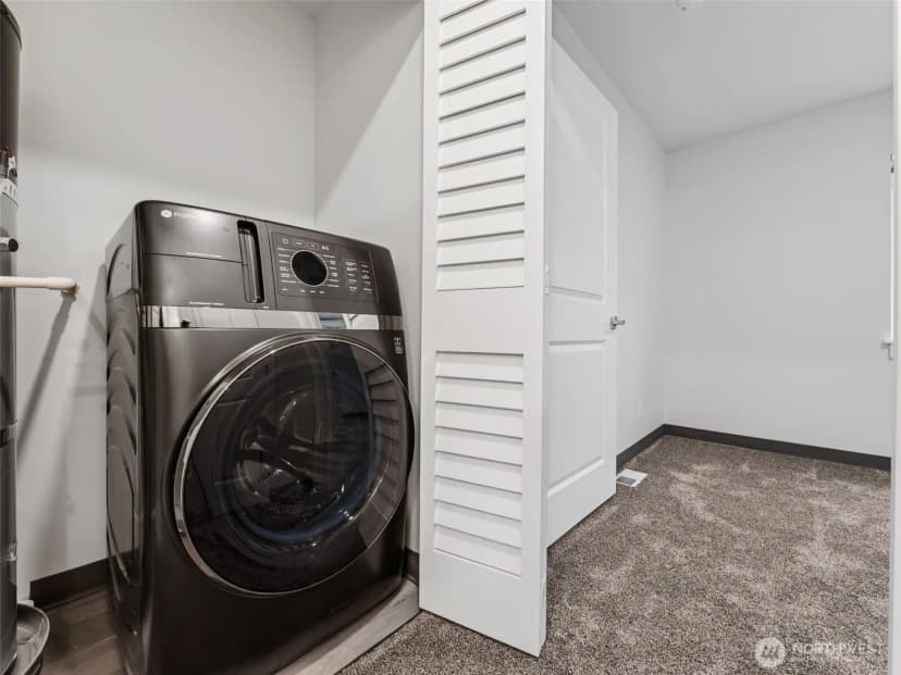 Property photo for 13847 32nd Lane S, Tukwila photo 17