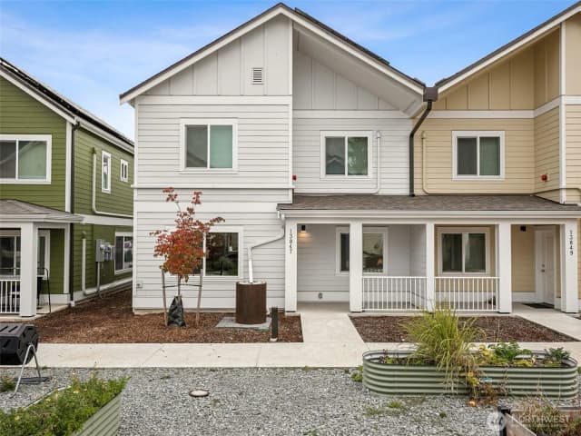 Property photo for 13847 32nd Lane S, Tukwila photo 2