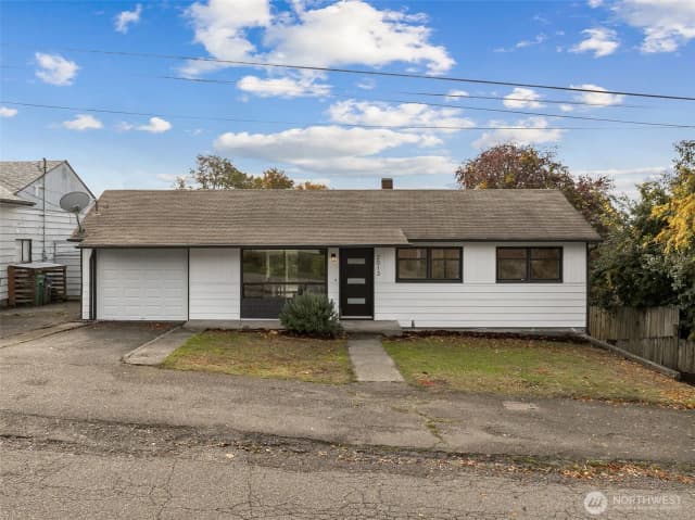 Property photo for 2013 E 16th Street, Bremerton photo 2
