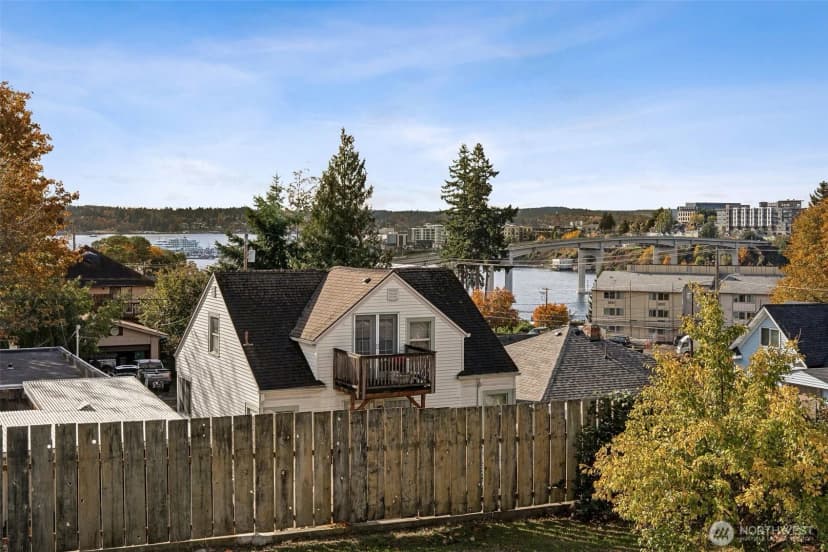 Property photo for 2013 E 16th Street, Bremerton photo 28