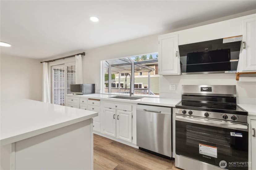 Property photo for 15414 Se 17th Street, Bellevue photo 9