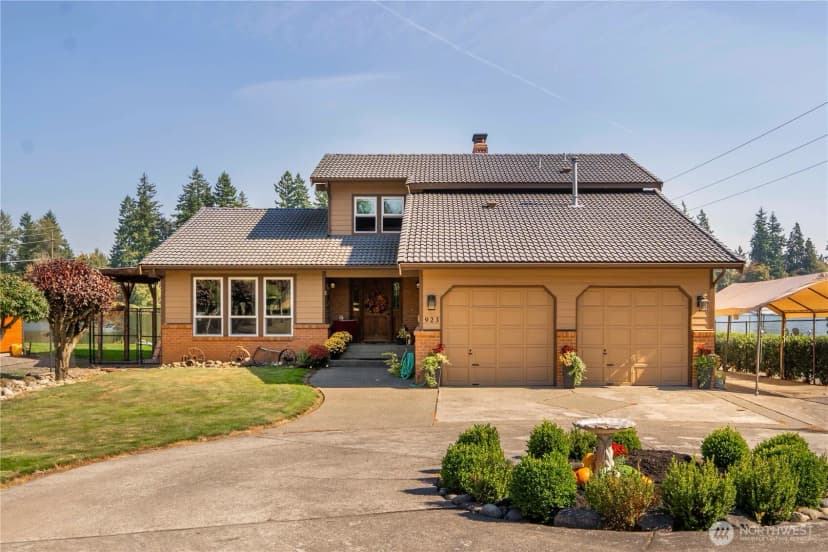 Property photo for 923 187th Avenue E, Lake Tapps