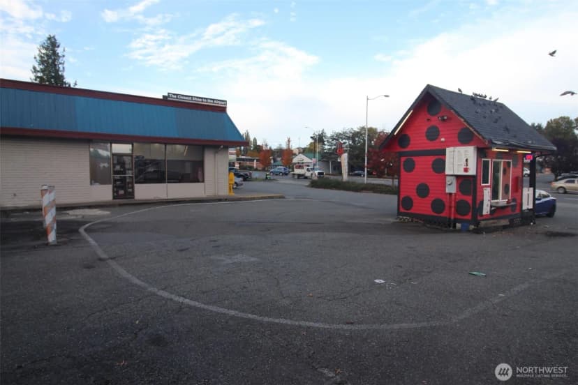 Property photo for 15805 1st Avenue S, Burien photo 6