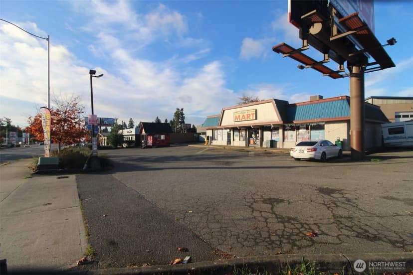 Property photo for 15805 1st Avenue S, Burien photo 7