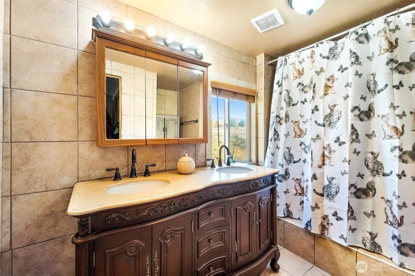 Property photo for 38013 26th Avenue S, Roy photo 17
