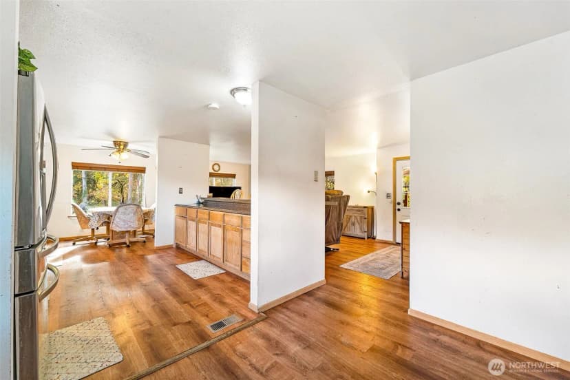 Property photo for 38013 26th Avenue S, Roy photo 11