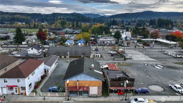 Property photo for 121 Mashell Avenue N, Eatonville photo 4