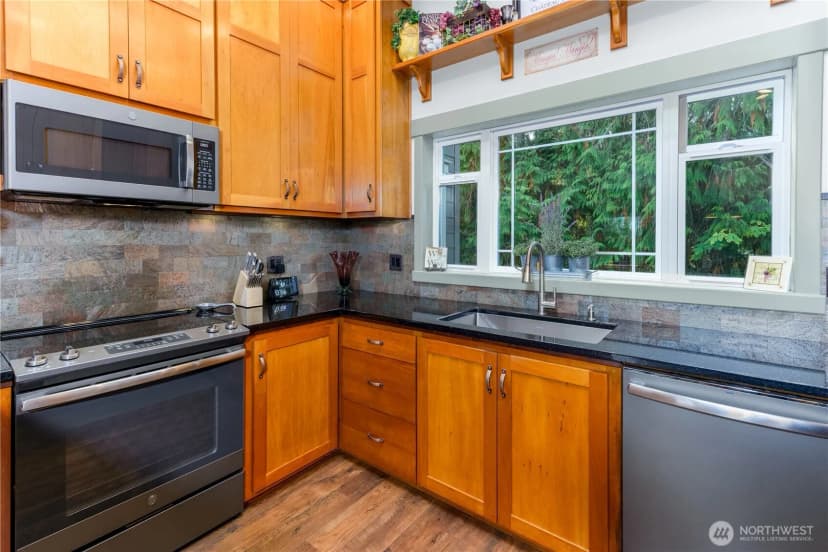 Property photo for 211 Yellow Brick Road, Sequim photo 28