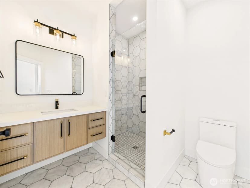 Property photo for 2810 2808 E Howell St, Seattle photo 13
